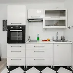 Lumina Cozy 2-rooms Near Zlote Tarasy Διαμέρισμα *